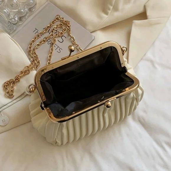 Purse - Picture 4 of 4